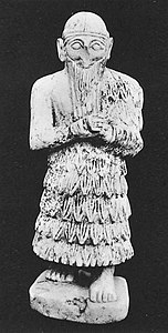 Ishqi-Mari statue (front)