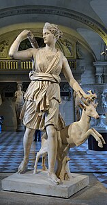 Die Diana von Versailles, römische Skulptur in griechischer Tradition (2. Jahrhundert), Louvre, Paris