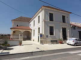 The town hall in Les Paroches