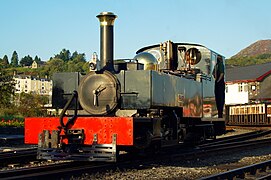 Lyd at Porthmadog Harbour Station, carrying a black livery (2010)