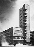 Rathaus von Leningrad (1934) von Noi Trotzki