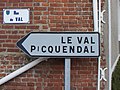 A street sign in Merck-Saint-Liévin, showing Germanic influence in local toponyms. The name Picquendal corresponds to the modern Dutch Piekendal.