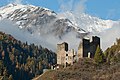 Mai: Burg Tschanüff, Kanton Graubünden