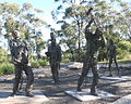 Lebensgroße Bronze-Plastiken der ersten Straßenbauer durch die Blue Mountains. Ort: Katoomba, unweit Echo-Point