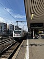 Doppelstock-IC der IC-Linie 34 mit Bombardier Traxx 3-Lok auf dem Weg nach Frankfurt (Main) Hbf hält an Gleis 5