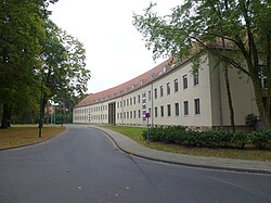 Hauptgebäude der Kaserne