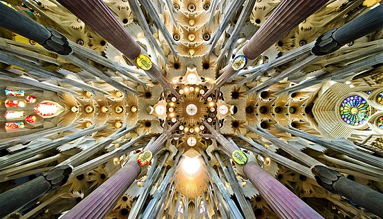 Detail of the ceiling in the nave. Gaudí designed the columns to resemble trees and branches.[67]