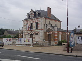 The town hall and school in Cercottes