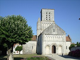 The church in Corme-Écluse