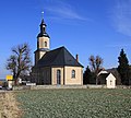 Kirche mit Ausstattung sowie Kirchhof mit Einfriedung