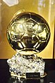 Die Gewinner des FIFA Ballon d’Or erhielten den üblichen Ballon d’Or (hier 2012 für Lionel Messi)