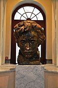 A bust of Ignacy Paderewski