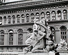 The New York Produce Exchange building seen in 1936, with Four Continents sculptures in foreground