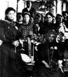 Kaʻiulani and Liliʻuokalani in mourning at Washington Place