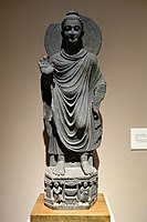 Stehender Buddha, 2.–3. Jahrhundert, Chazen Museum of Art, University of Wisconsin-Madison, Madison, Wisconsin, USA