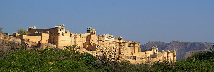 Vista of Amer Fort from across the road