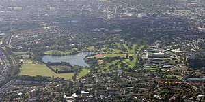 Aerial view with Wimbledon Park (left) and the All-England Club (right)