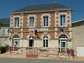 The town hall in La Roche-Chalais