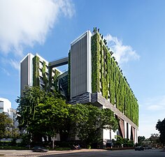 Green wall of the School of the Arts in Singapore by WOHA (2010)