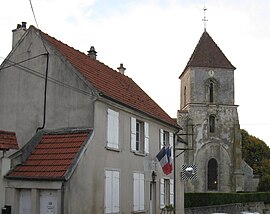 The town hall of Saint-Mesmes and the church Saint-Maxime