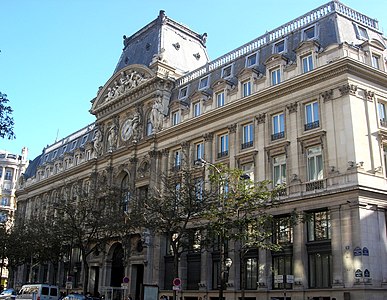 Facade of the headquarters of Crédit Lyonnais, William Bouwens Van der Boijen, in the Beaux-Arts style (1883)