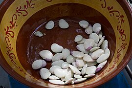 Garrofón beans at a paella contest