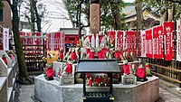 Hundreds of Inari can be found at Toyokawa Inari Betsuin in Akasaka.