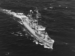 USS Calcaterra (DER-390) underway, circa in the 1960s