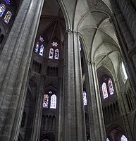 Bourges, Chor mit zwei, basilikal gestaffelten, Umgängen
