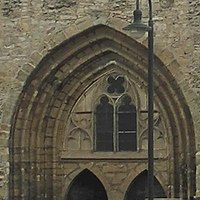 St.-Stephani-Kirche (Calbe), Fenster und Blendmaßwerk über dem Westportal, wohl Anf./Mitte 13. Jh.