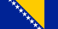 Flagge von Bosnien und Herzegowina seit 1998. Die Farbe Gelb steht dabei für Frieden und die Sonne. Die blaue Farbe und die Sterne symbolisieren Europa.