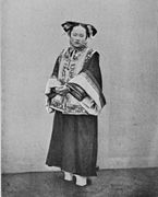 Manchu lady, between 1871 and 1872.