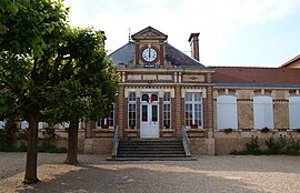 The town hall in Poilly-sur-Tholon