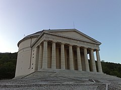 Tempio Canoviano (1830)