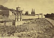 The terrain known as the "Solar del Cid", where his house was located. The monument was erected in 1784. Photo taken in Burgos, c. 1865–1892.