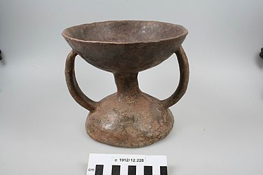 Fruit bowl, grave D19