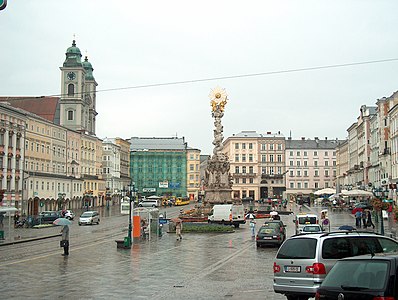 Hauptplatz in the rain - Cathedral to the left