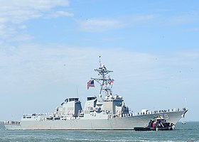 Die Oscar Austin verlässt im April 2017 die Naval Station Norfolk