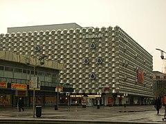 Fassade des ehemaligen Centrum Warenhauses Dresden (Prager Straße)