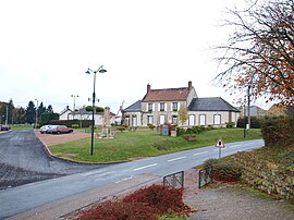 The town hall square in La Selle-en-Hermoy