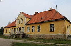 Smogulecka Wieś, a manor complex