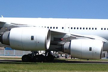 The A340-500/600 is powered by four larger Rolls-Royce Trent 500s with separate flows.