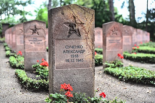 Sowjetisches Ehrenmal – Ostfriedhof