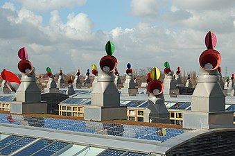 Roofs of BedZED residential project in Hackbridge near London by Bill Dunster (2002)