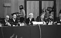 /46 - „Berliner Begegnung zur Friedensförderung“ am 13. Dezember 1981: Jürgen Kuczynski, Hermann Kant, Stephan Hermlin, Bernt Engelmann, Ingeborg Drewitz (v.l.n.r.)