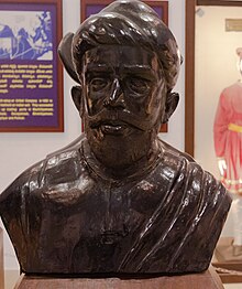 A metallic bust of Kunjali Marakkar III