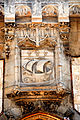 Wappen über Portal Rathausmauer