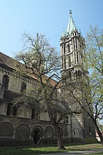 Naumbur­ger Dom: Nord­west­turm nach Vor­bild von Laon