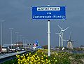 Die A4 mit Windmühle „Zelden van Passe“ bei Zoeterwoude