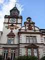 Hauptpost Schwerin mit Gedenktafel, Hoffläche und Einfriedungen